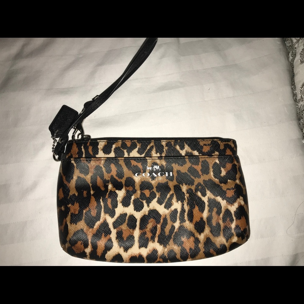 Coach wristlet MAKE OFFERS